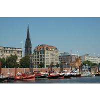 0003 Barkassen liegen im Zollkanal vor den Kajen. | Binnenhafen - historisches Hafenbecken in der Hamburger Altstadt.